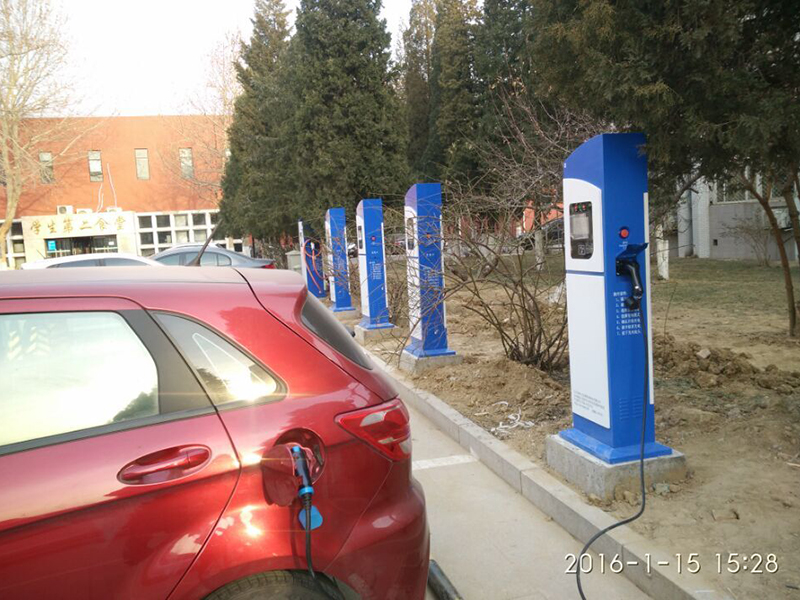 公共充電場站充電樁